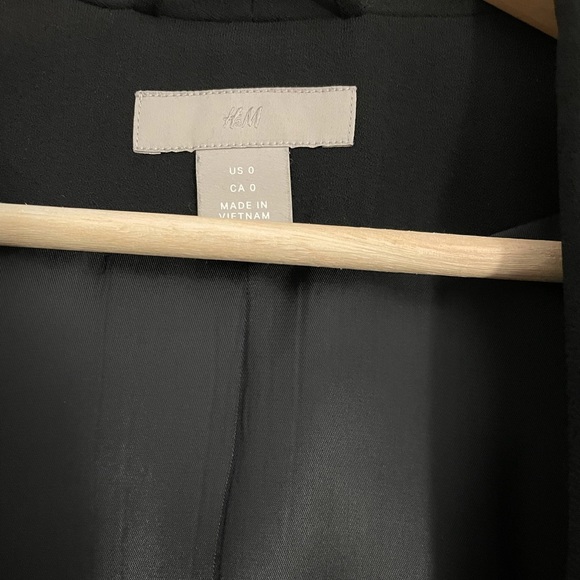 Black H&M blazer - Picture 3 of 3